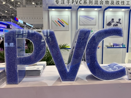 pvc屬于橡膠還是塑料?PVC材料和橡膠的區(qū)別是哪些？嘉弘塑料告訴你